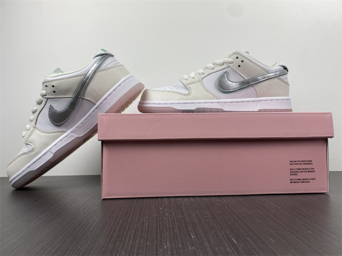 nike sb dunk low pro og qs Di*m*nd white bv1310-100