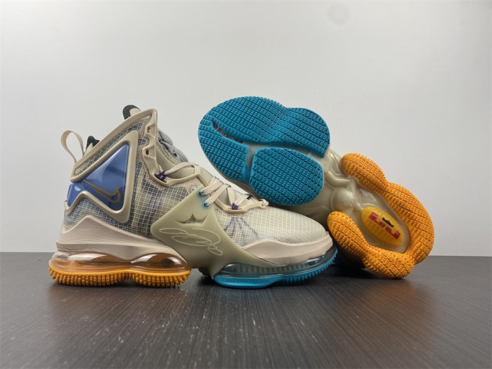 NIKE LEBRON 19 MINNEAPOLIS LAKERS DC9341-200