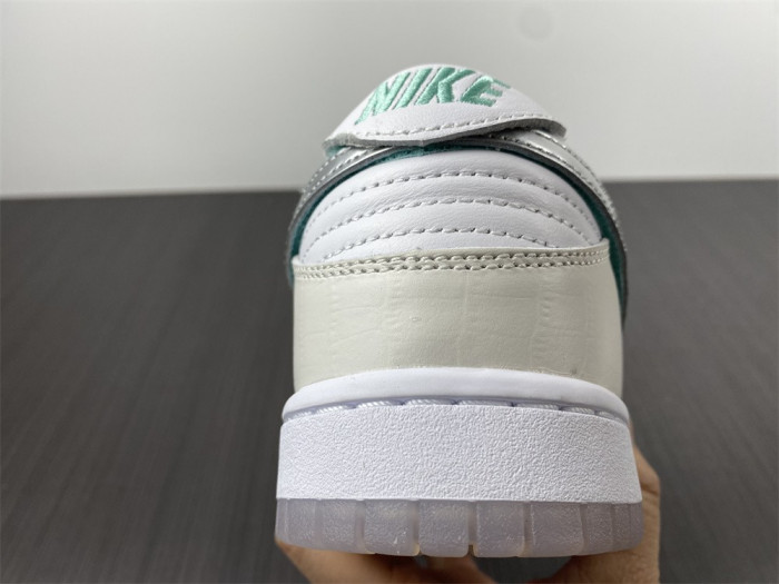 nike sb dunk low pro og qs Di*m*nd white bv1310-100