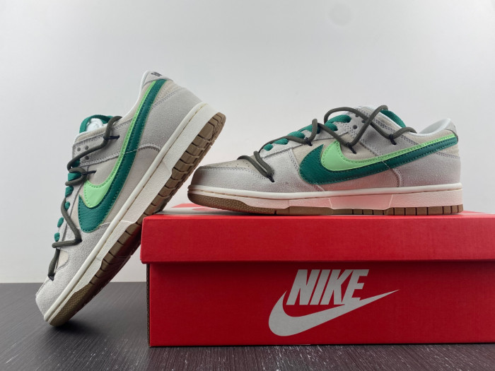 Nike Dunk Low SE