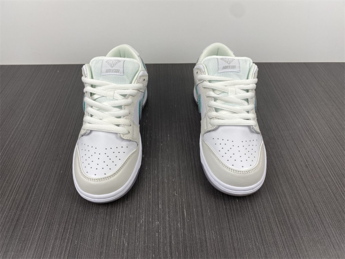 nike sb dunk low pro og qs Di*m*nd white bv1310-100