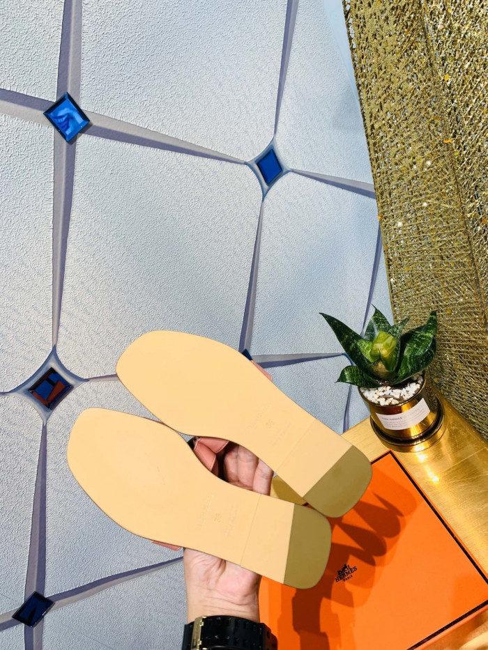 H**mes sandals