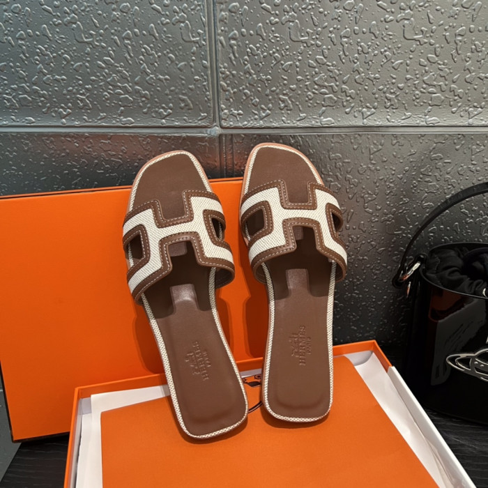 H**mes sandals