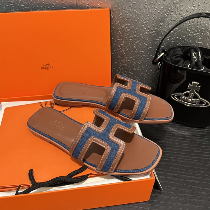 H**mes sandals