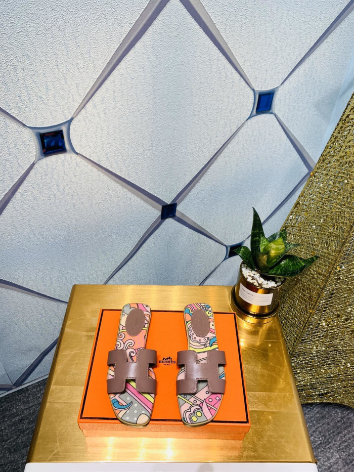 H**mes sandals