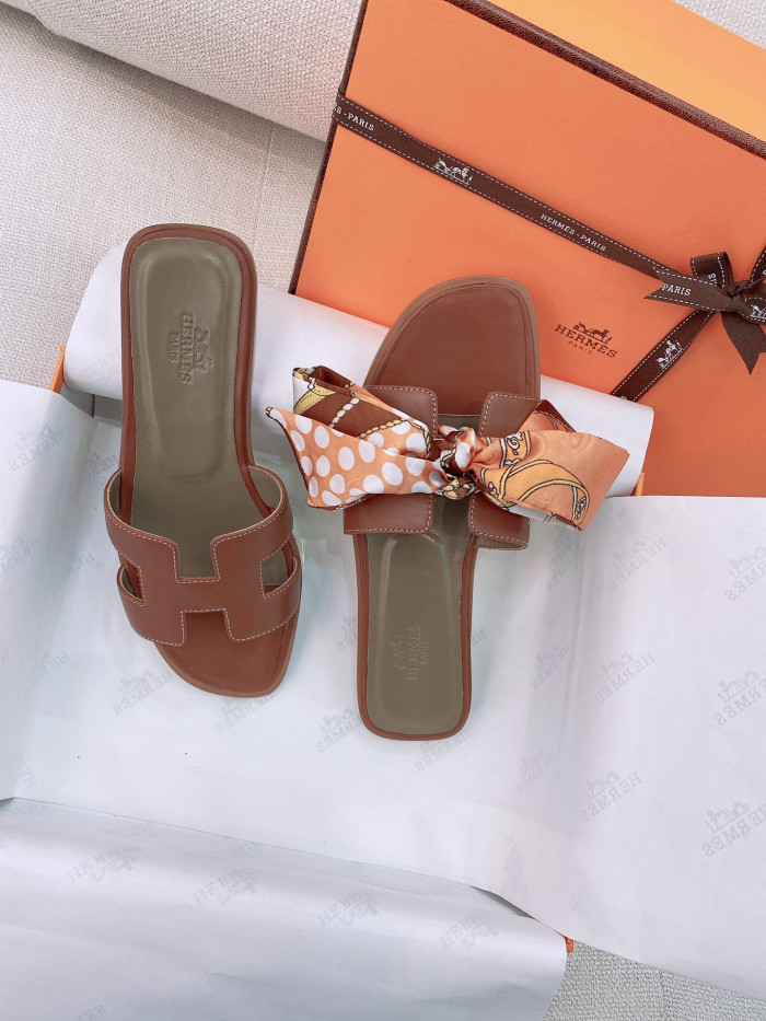 H**mes sandals