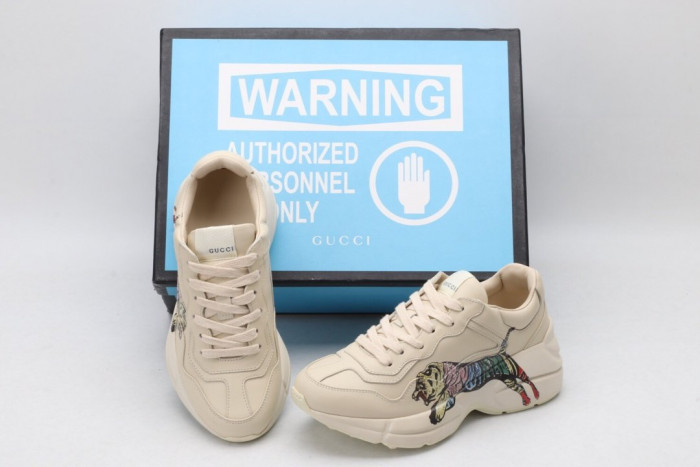 G*u*i rhyton leather sneaker