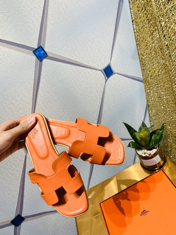 H**mes sandals