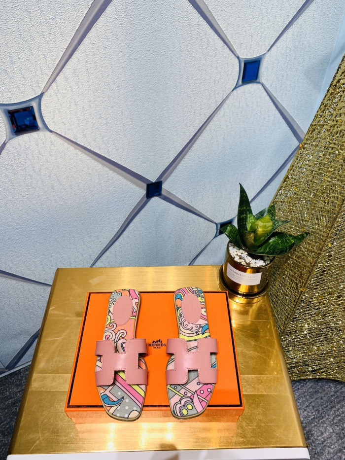 H**mes sandals
