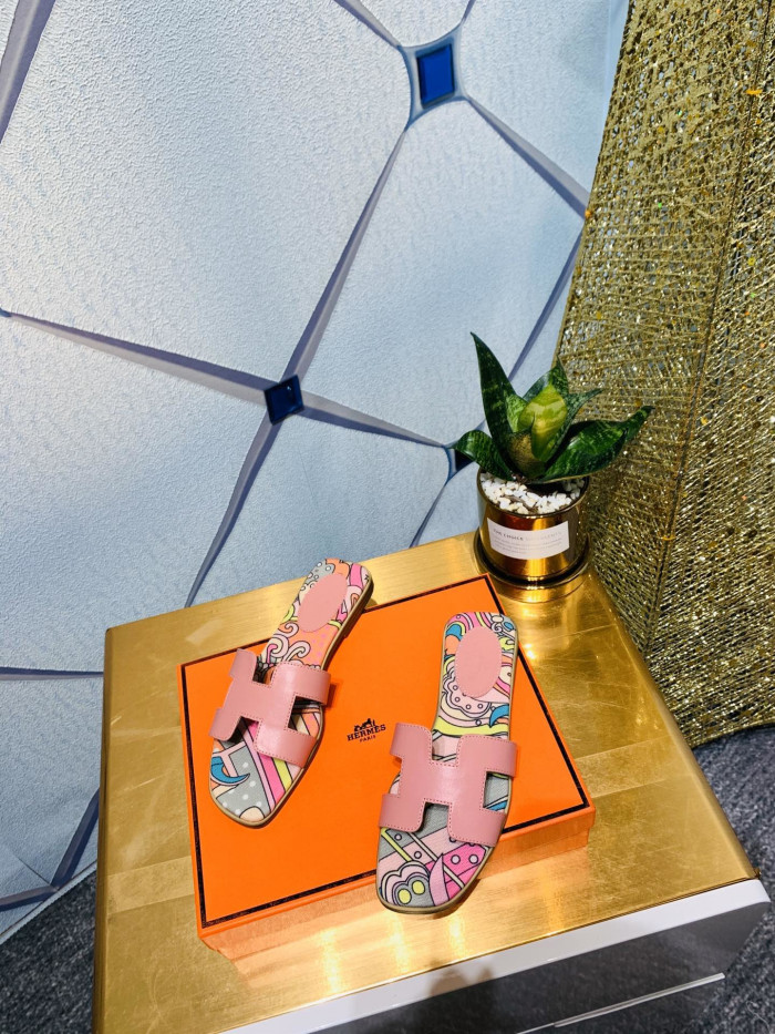 H**mes sandals