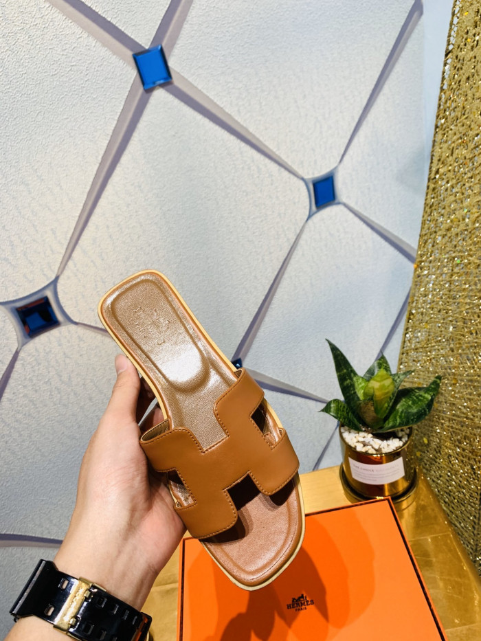 H**mes sandals