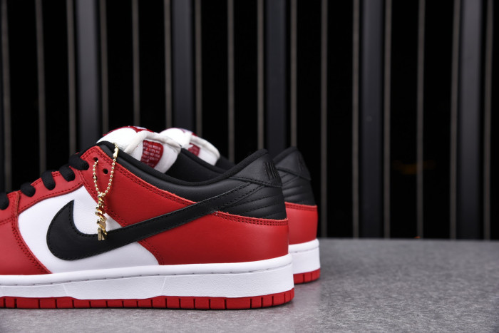 Nike SB Dunk Low "Chicago" BQ6817-600