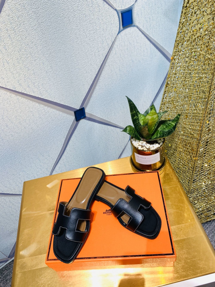 H**mes sandals