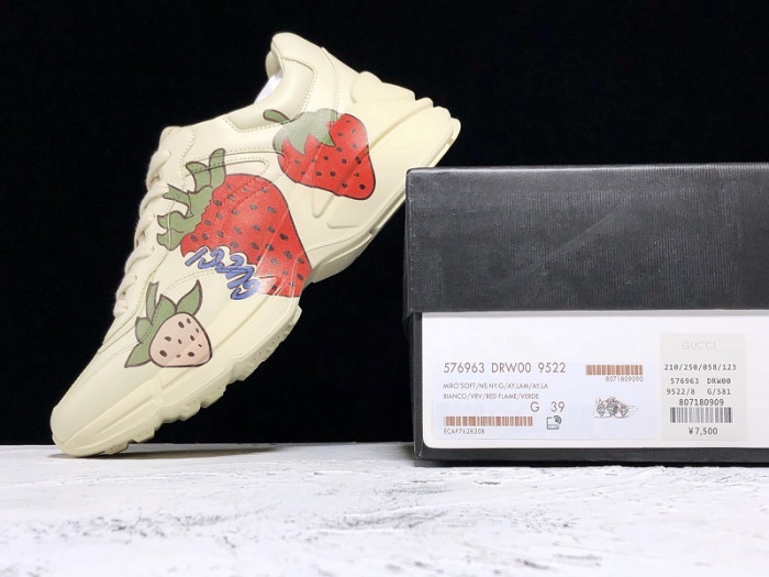 G*u*i rhyton vintage trainer sneaker