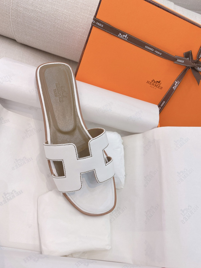 H**mes sandals