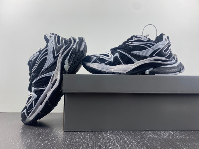 Ba*len*cia*ga -runner