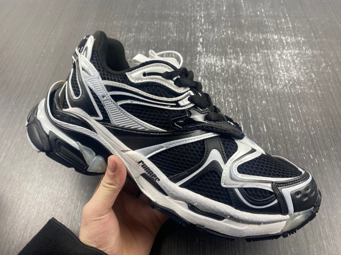 Ba*len*cia*ga -runner