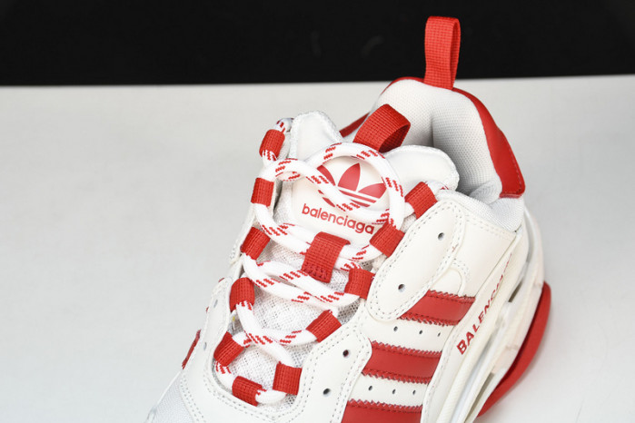 BLCG SNEAKER TRIPLE.S.