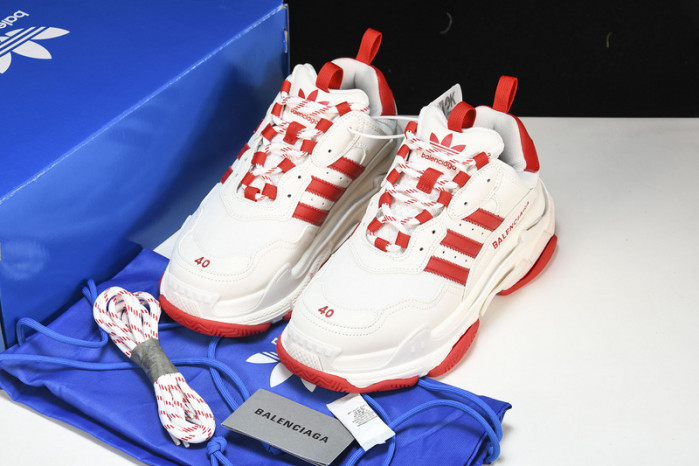 BLCG SNEAKER TRIPLE.S.