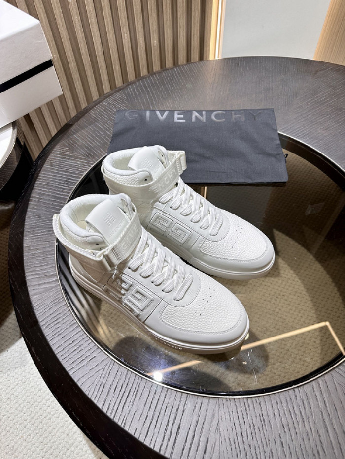 GIVENCHY SNEAKER