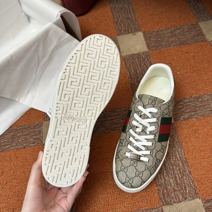 G*u*i sneaker