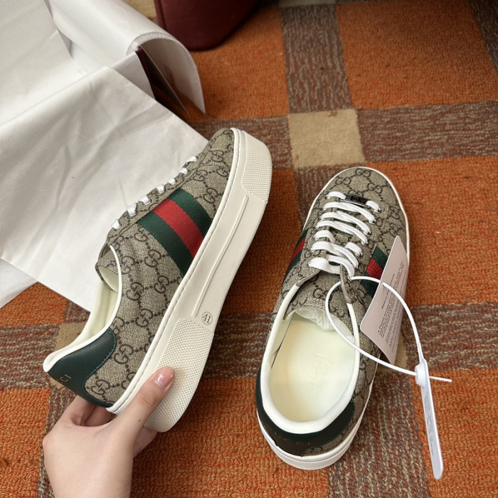 G*u*i sneaker