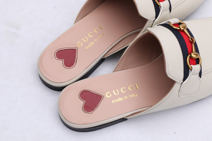 G*u*i loafer