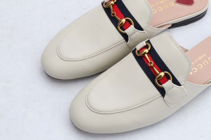 G*u*i loafer