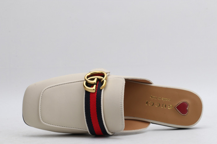 G*u*i loafer