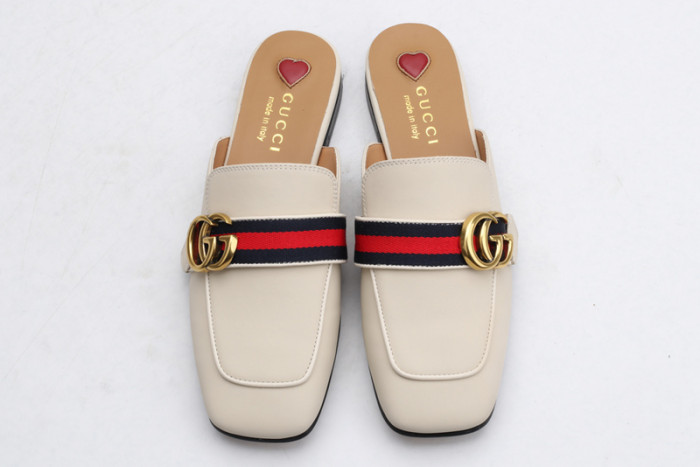 G*u*i loafer