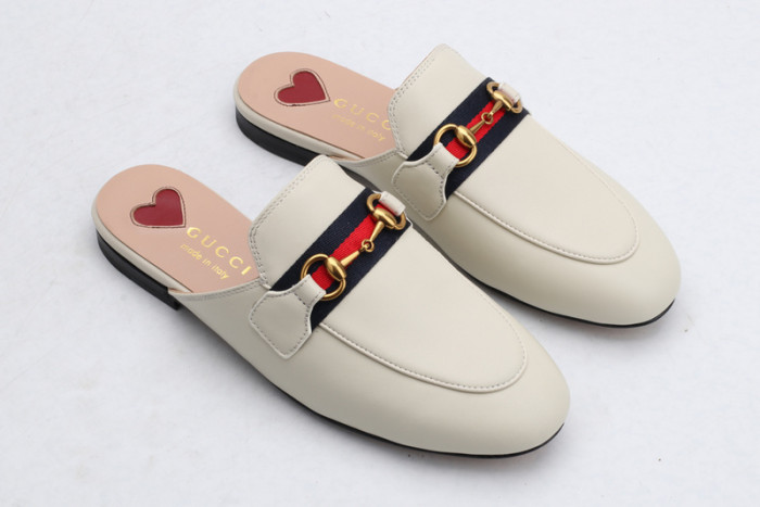 G*u*i loafer