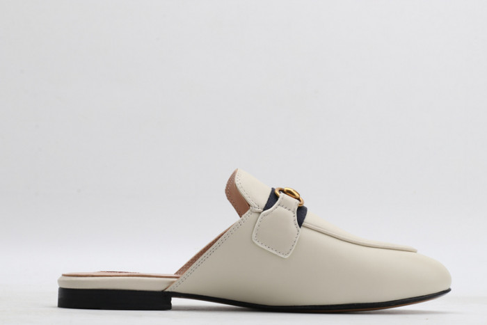 G*u*i loafer