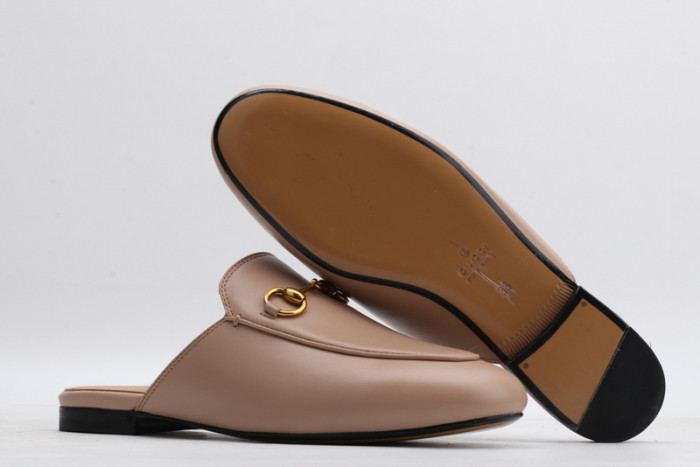 G*u*i loafer