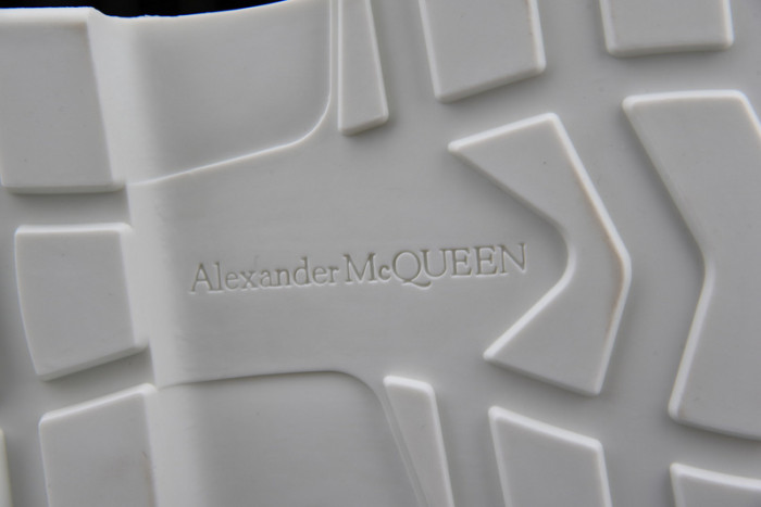 ALEXANDER MCQUEEN OVERSIZED
