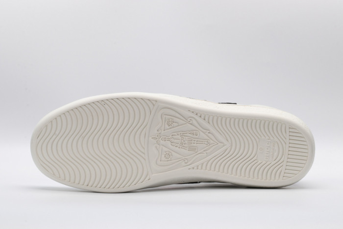 G*u*i  platform sneaker