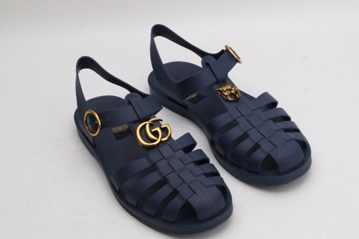 G*u*i sandals
