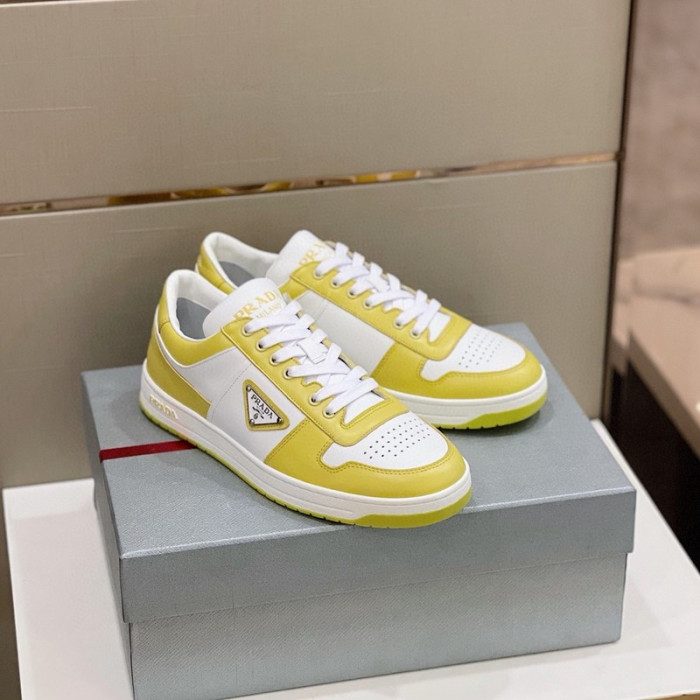 Pra*a sneaker