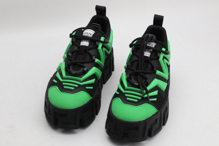 VERS SNEAKERS