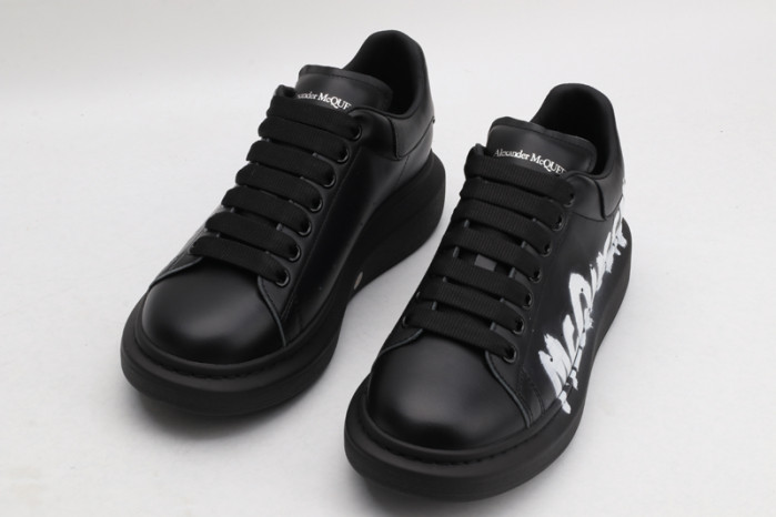 ALEXANDER MCQUEEN OVERSIZED