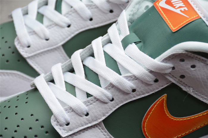 Nike Dunk Low NY vs. NY - DN2489-300