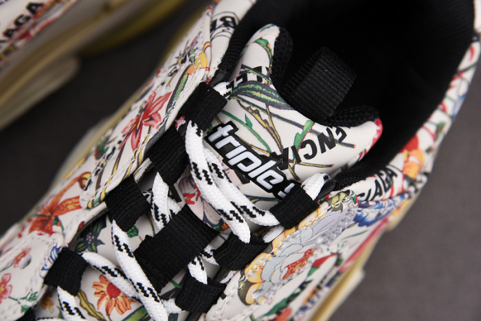 BLCG SNEAKER TRIPLE.S.