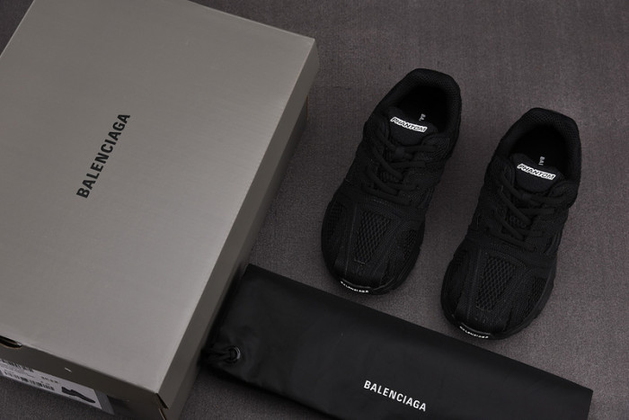 Ba*len*cia*ga -phantom sneakers