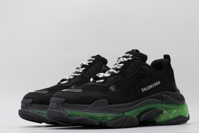 BLCG SNEAKER TRIPLE.S.