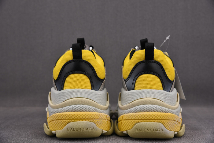 BLCG SNEAKER TRIPLE.S.