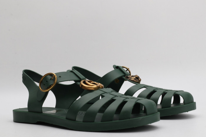 G*u*i sandals