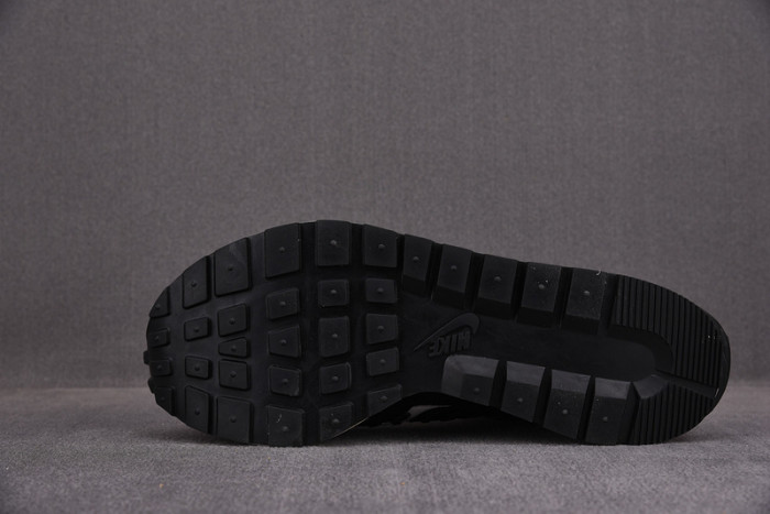 Nike Vaporwaffle sacai Jean Paul Gaultier Black White DH9186-001