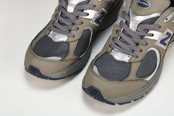 New Balance WL2002RA