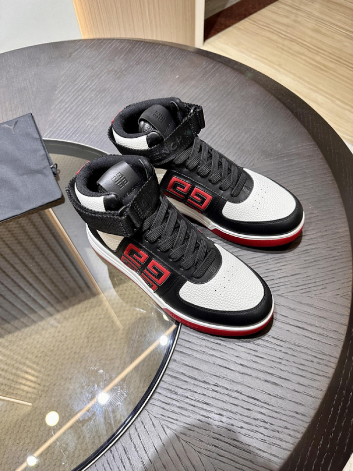 GIVENCHY SNEAKER