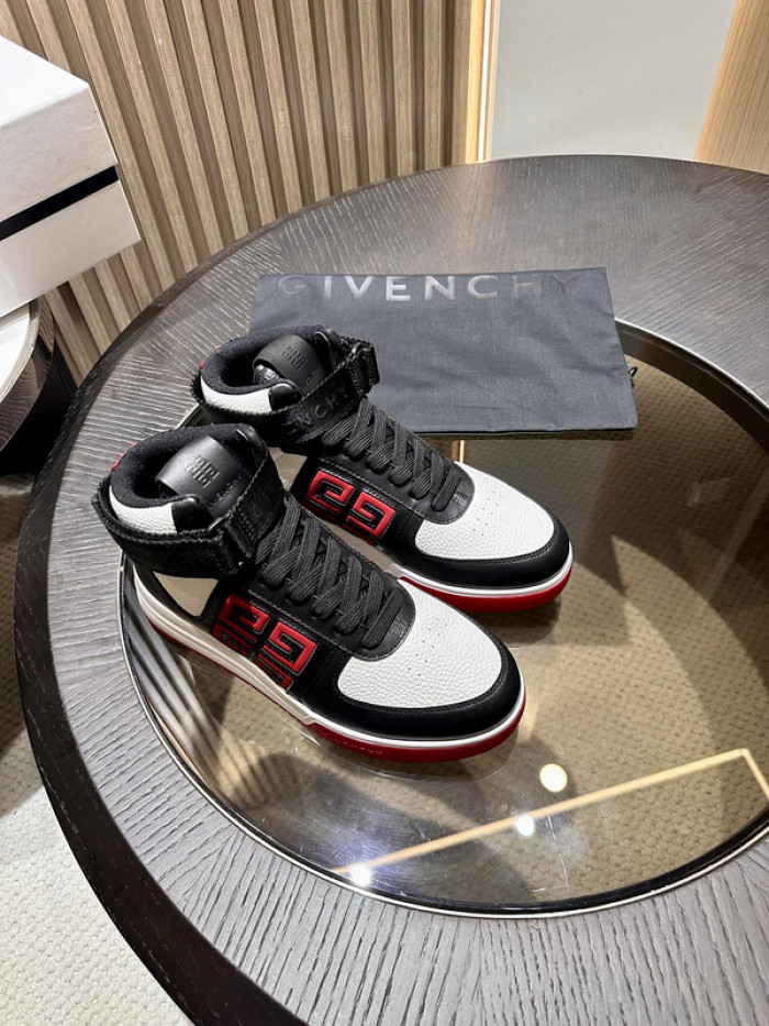 GIVENCHY SNEAKER