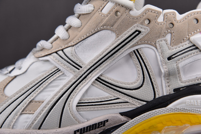 Ba*len*cia*ga -runner